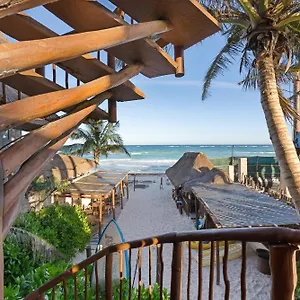 Playa Canek Beachfront Eco Hotell
